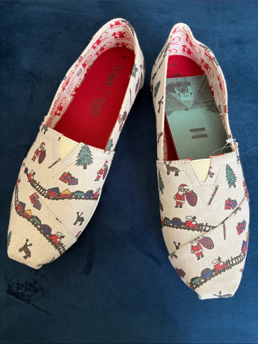 Toms Cream Canvas Holiday Alpargatas with Red Insoles